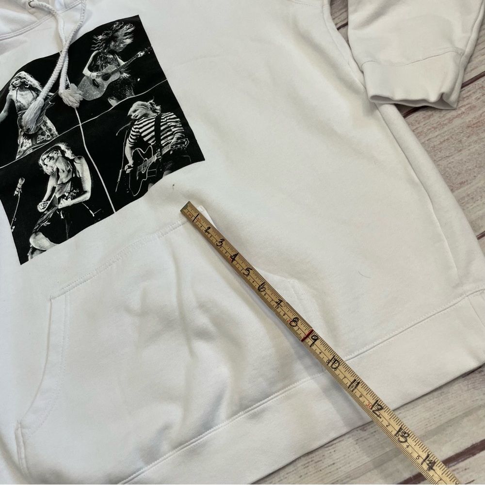 Taylor Swift Eras Tour 2023 Official Merch Black & White Sweatshirt Size 3XL - Picture 9 of 9